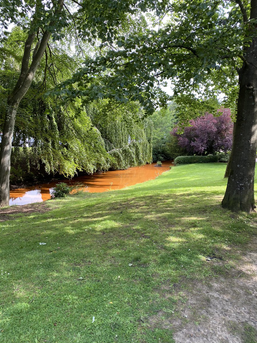 TheBembridge's tweet photo. Why is the lake orange?? https://t.co/39gOefTBud