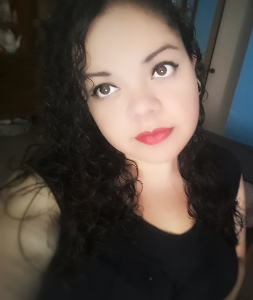 cagedely's tweet photo. "Son para verte mejor"
#Ojotes #GoodGirl https://t.co/YbZtZd6Fov