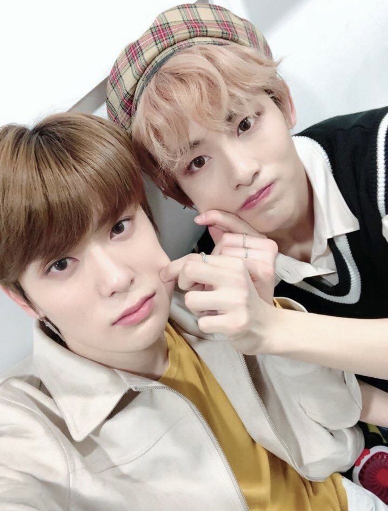 ตอนสัมก็จะอายุ 23 แต่ปกติอยู่ด้วยกันก็เป็นเด็ก 8 ขวบกับ 5 ขวบ