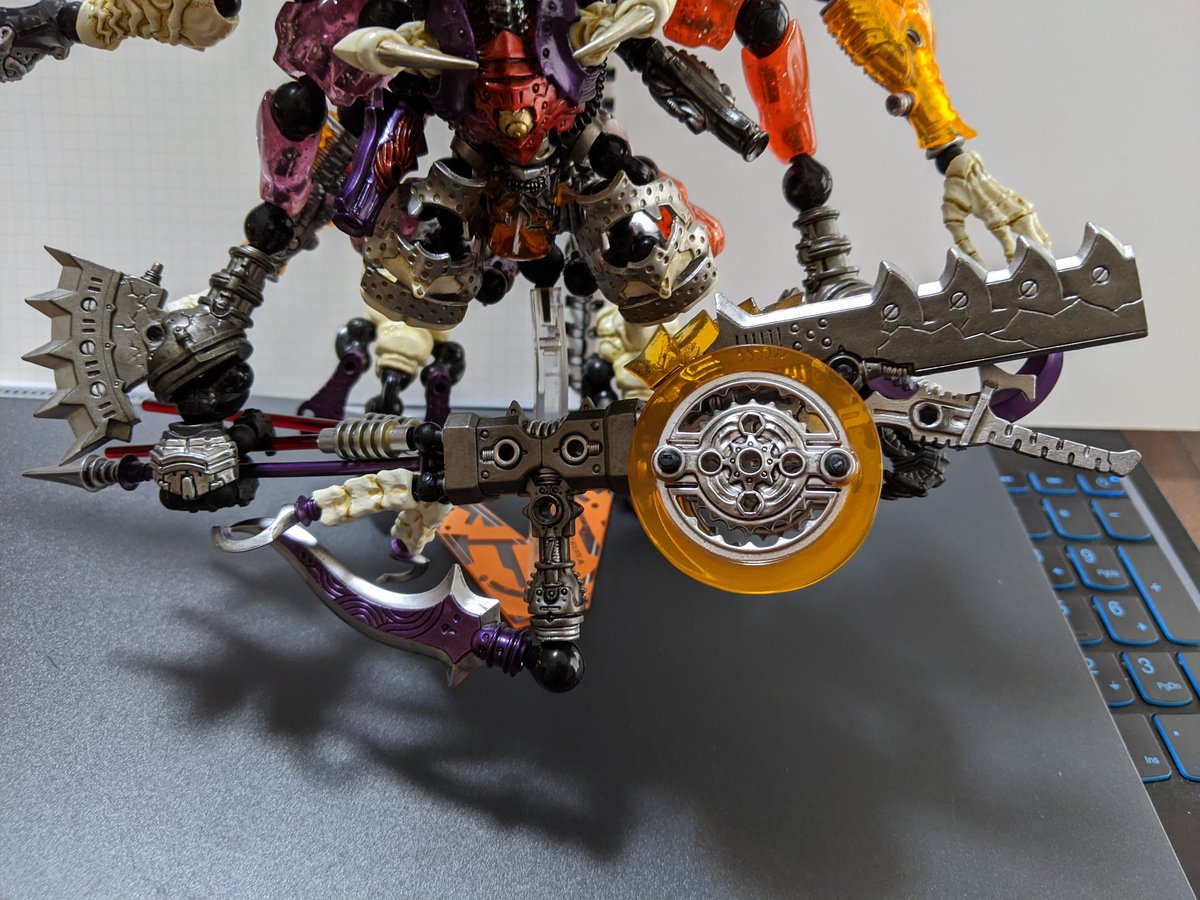 t_tarou_1's tweet photo. 1枚目:武器は殴ったほうが強そうな魔杖
2枚目:デビルズブラッドに普通のツノを生やしたかったのが今回の動機
3枚目:なんとか大きな羽にしようとして四苦八苦
#アッセンブルボーグ
#assembleborg
#a_borg
#ABWF2020 https://t.co/UJzdAzZAPG