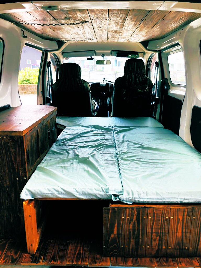 Bigbang61202's tweet photo. ソファーベッド完成✨
#vanlife  #バンライフ　#carstay  #trip https://t.co/0qpOyi9a4h