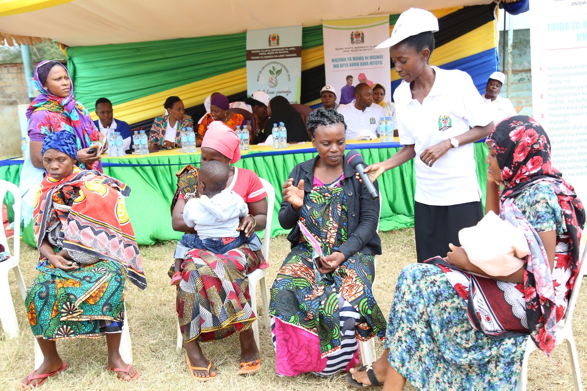 wizara_afyatz's tweet image. &quot;Ni dhahiri kuwa mchango wa mwanamke katika familia, ajira na uzalishaji kwa ujumla ni mkubwa hivyo ni muhimu kuwatia moyo na kuwasaidia wanawake ili waweze kufanya majukumu ya uzalishaji na utunzaji familia kwa ukamilifu.&quot; @ummymwalimu