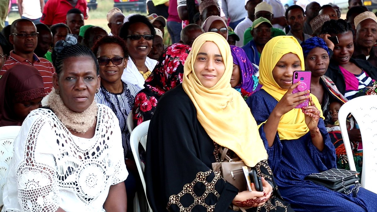 wizara_afyatz's tweet image. &quot;Ni dhahiri kuwa mchango wa mwanamke katika familia, ajira na uzalishaji kwa ujumla ni mkubwa hivyo ni muhimu kuwatia moyo na kuwasaidia wanawake ili waweze kufanya majukumu ya uzalishaji na utunzaji familia kwa ukamilifu.&quot; @ummymwalimu