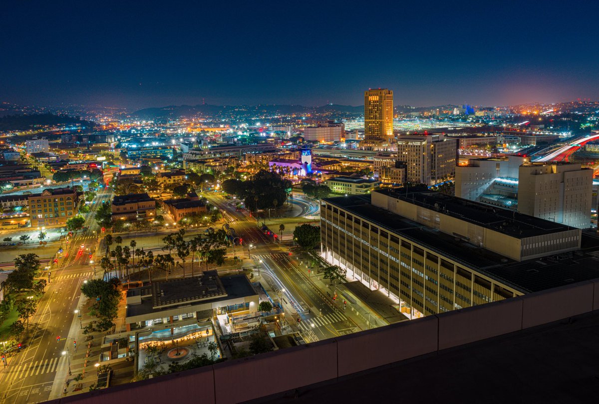 MayhemStudios's tweet photo. 🏙
Clear Night Tonight in DTLA
#ExploringLA #ABC7eyewitness https://t.co/vwtzj3ino3