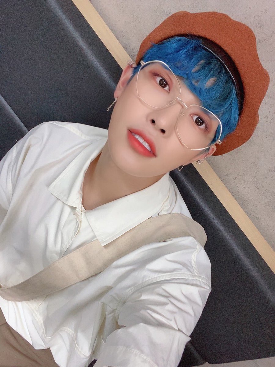 Blue beret fever joong makes a comeback 