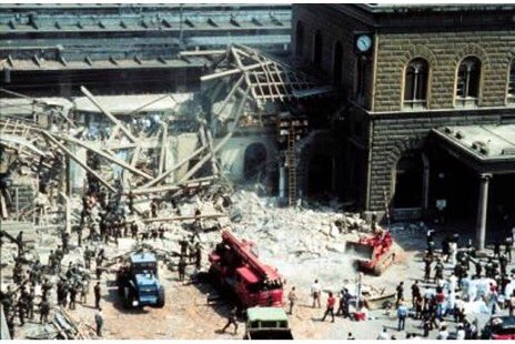 mrossi3006's tweet image. #StrageDiBologna un orologio fermo come fermo è il paese che rinuncia a verità e giustizia. #stragifasciste