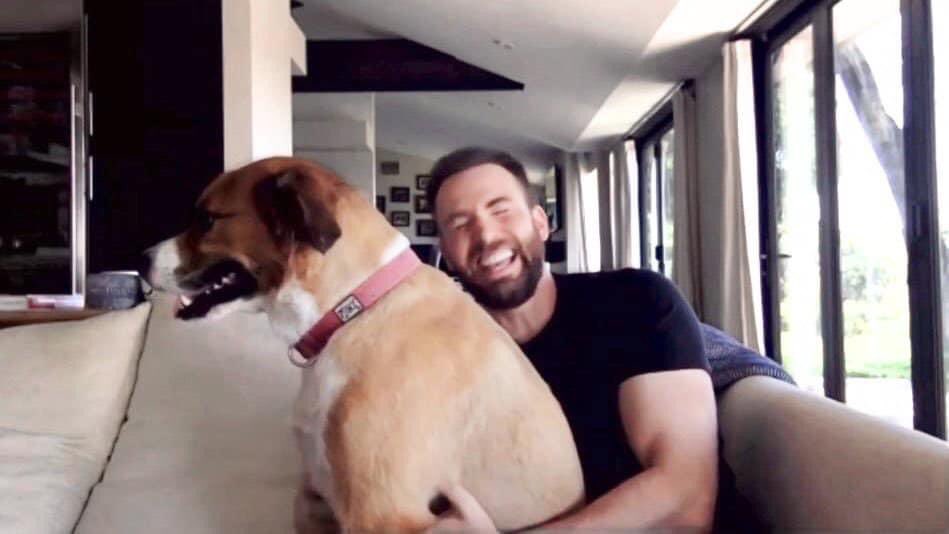 I luv  #ChrisEvans. (A Thread) Caring and loving. Best daddy!  I am weak.