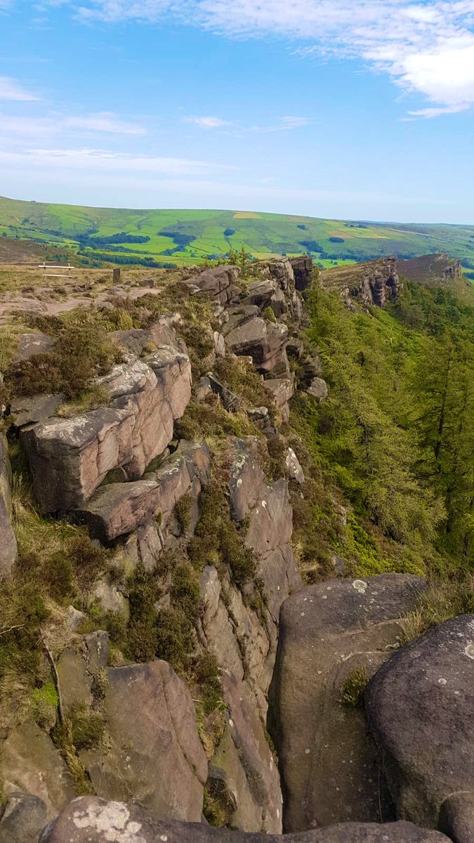 DrKidneyAsh's tweet photo. Beauty right on our doorstep🤩⛰

#theroaches #hencloud #staycation https://t.co/DAZhBJ01Mg