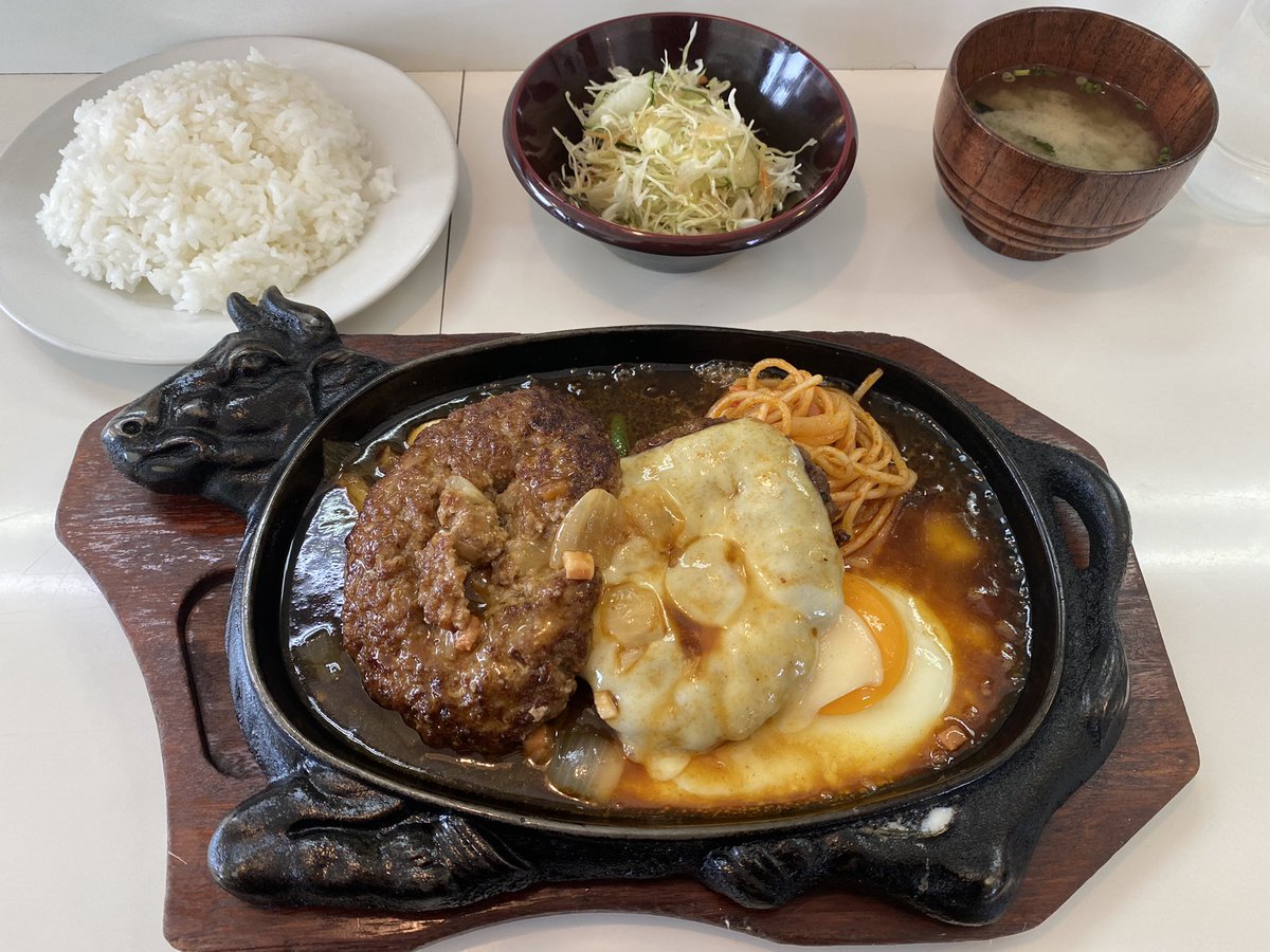 のりおのの على تويتر オイラ人生のハンバーグ師匠に出逢っちまったようだ 福岡県那珂川市ヤマト 柔らかパテに甘め和風ソースとニンニクのパンチが攻めてくるけど懐かしく昭和の味 だから味噌汁が合う トッピングにチーズ頼んだけど普通でいいかな これでオイラの