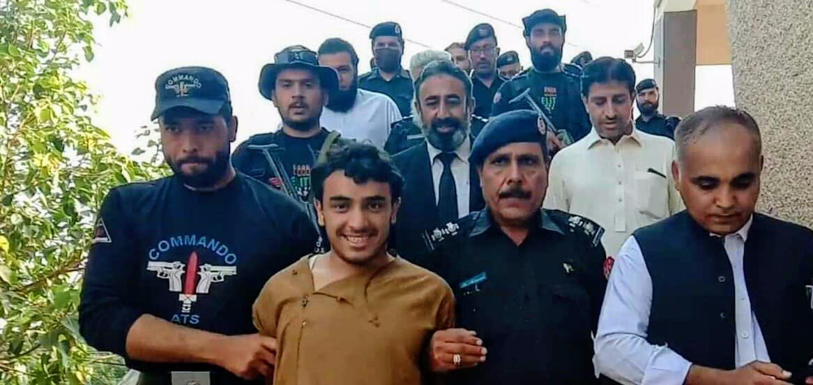 ar__mirza's tweet photo. غازی تیرے جاں نثار
بے شمار بے شمار 

#غازی_خالد https://t.co/vHVFt63Dc9