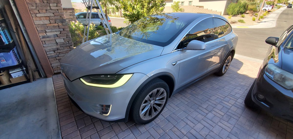jamisonwest's tweet photo. Getting started on a chrome delete on the Model X! @teslabros https://t.co/r8aJc6BjKP