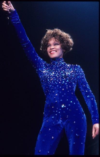 VogueFrance's tweet photo. The eternally radiant Whitney Houston, born on this day in 1963. ⭐ https://t.co/agXXJvBtTB

©️ Getty Images https://t.co/Y2CHwTfh1U