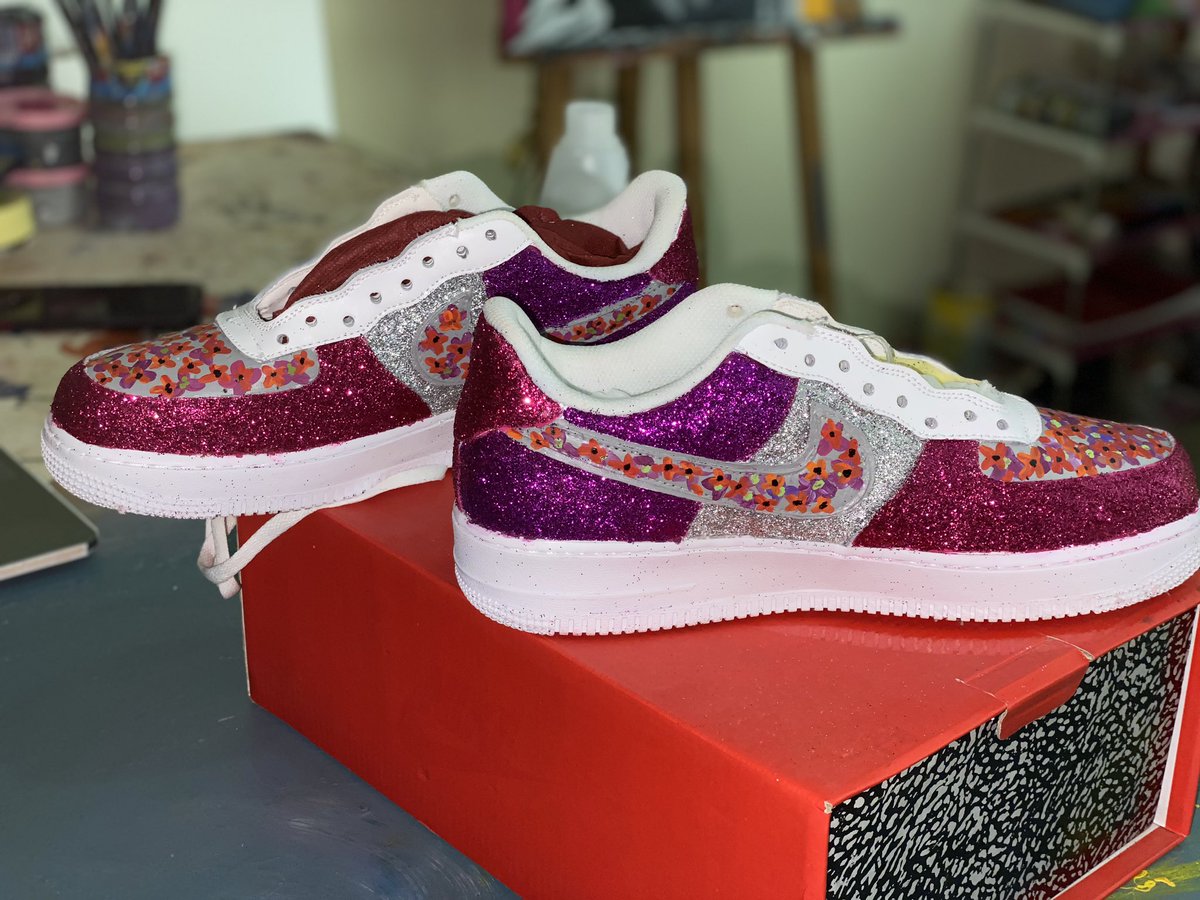 Progress shot of the custom sneakers I’ve been working onn💃🏾💃🏾 #airforce1 #airforce1custom #sneakers #art #painter