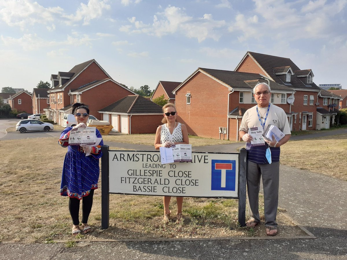 We are working together with Bedford Borough Council distributing fliers around Bedford today raising awareness how to avoid the spread of the virus, so we could avoid the local lockdown. #bedford #council #COVID19 #lockdown2020 #stayhome #SaveLives <a href="/BedfordTweets/">Bedford Borough Council</a>
