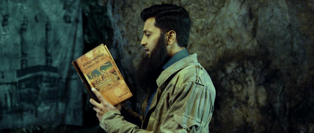 Some thought was put into colors and framing. (DoP  @SzymonLenkowski)