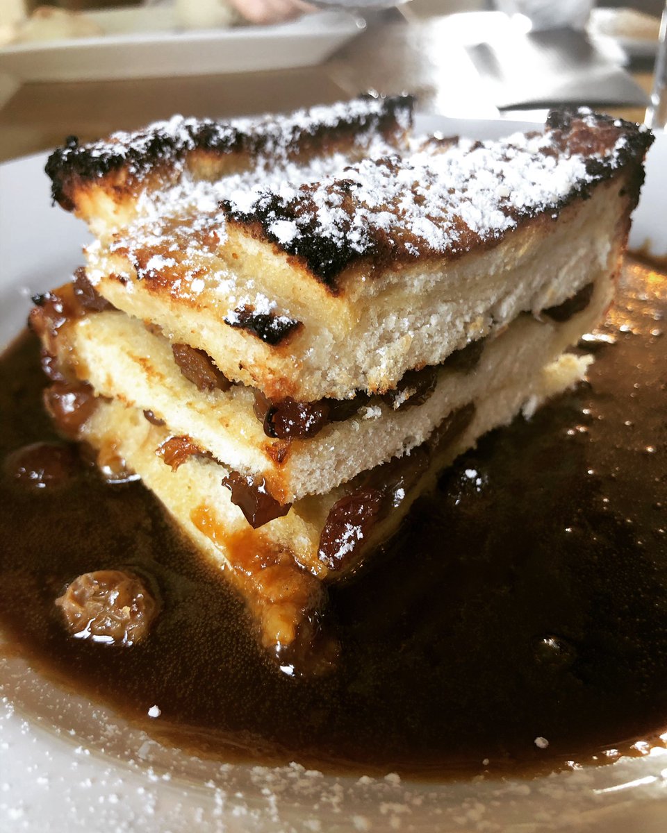 TheGaztronome's tweet photo. Cracking #sundaylunch @xkeysepperstone today... #porkbelly #allthetrimmings and a #breadandbutter #pudding with #butterscotch #sauce #yes #allkindsofyes https://t.co/j3iJaxqiDY