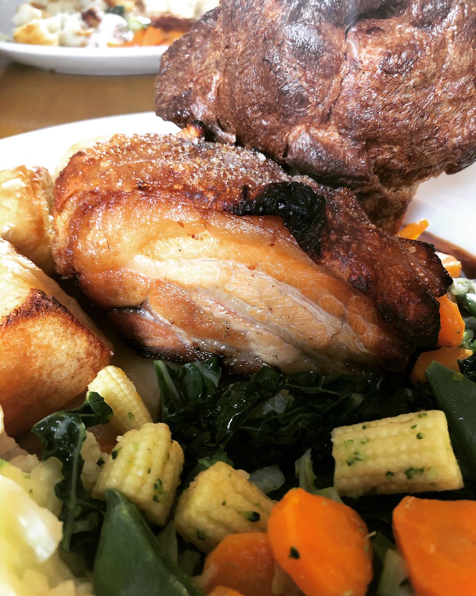 TheGaztronome's tweet photo. Cracking #sundaylunch @xkeysepperstone today... #porkbelly #allthetrimmings and a #breadandbutter #pudding with #butterscotch #sauce #yes #allkindsofyes https://t.co/j3iJaxqiDY