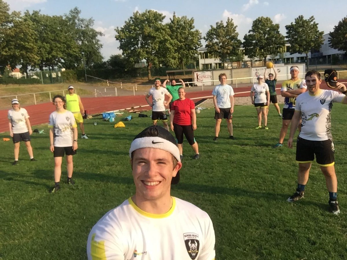 Trainingsselfie ~

#quidditch #Quidditch #quidditchgermany #djkbingenbüdesheim #djkfamilie #training #train #sport #sports #bingen #bingenamrhein #sonntag #sunday #sundayfunday #SundayMotivation #wardochgarnichtsowarm