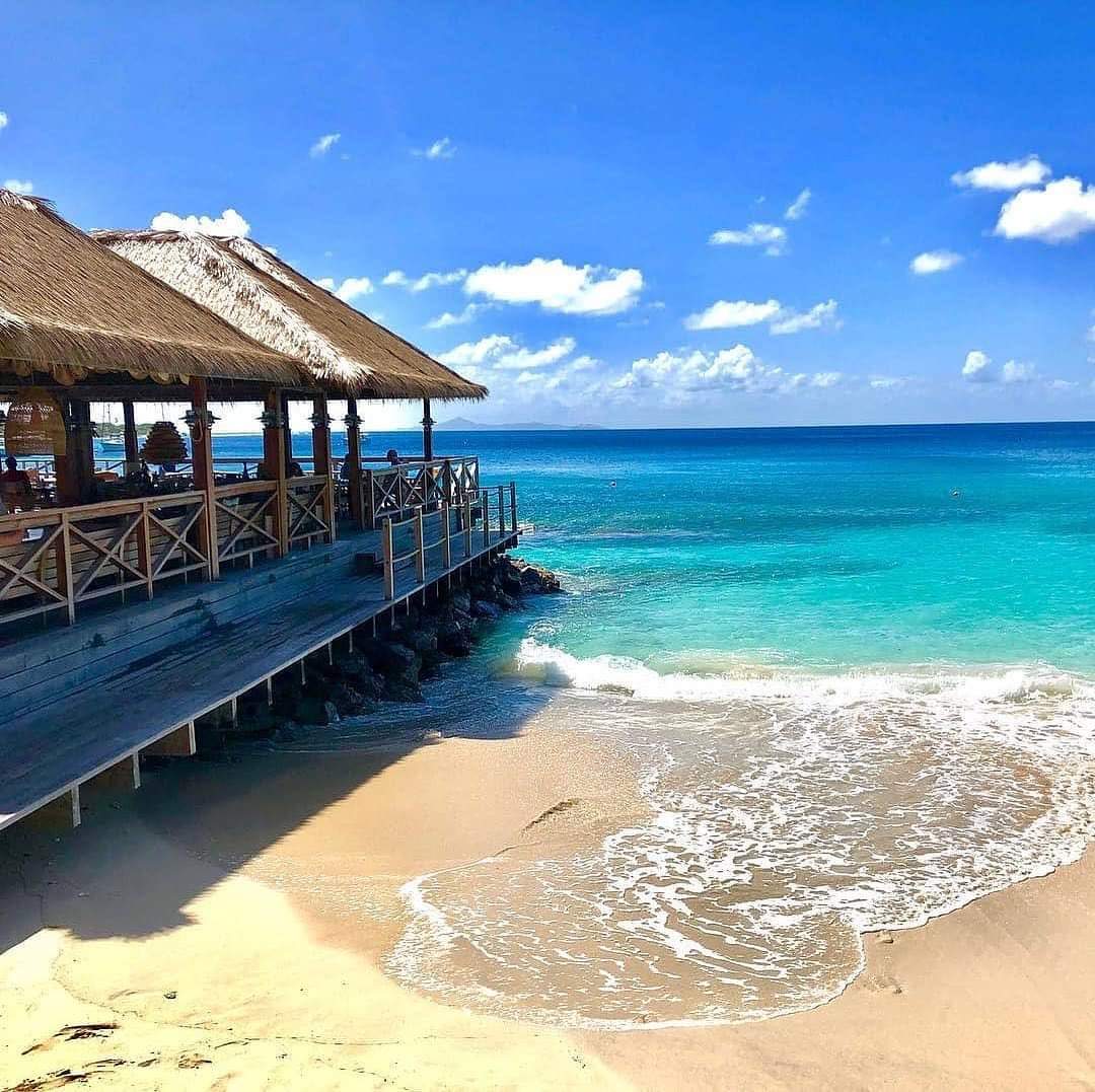 VisitSVG's tweet photo. Sunday afternoon cool down
📍: Basil’s Bar, Mustique
📷: IG: topdawgtaxiandtours https://t.co/uIWujdSupL