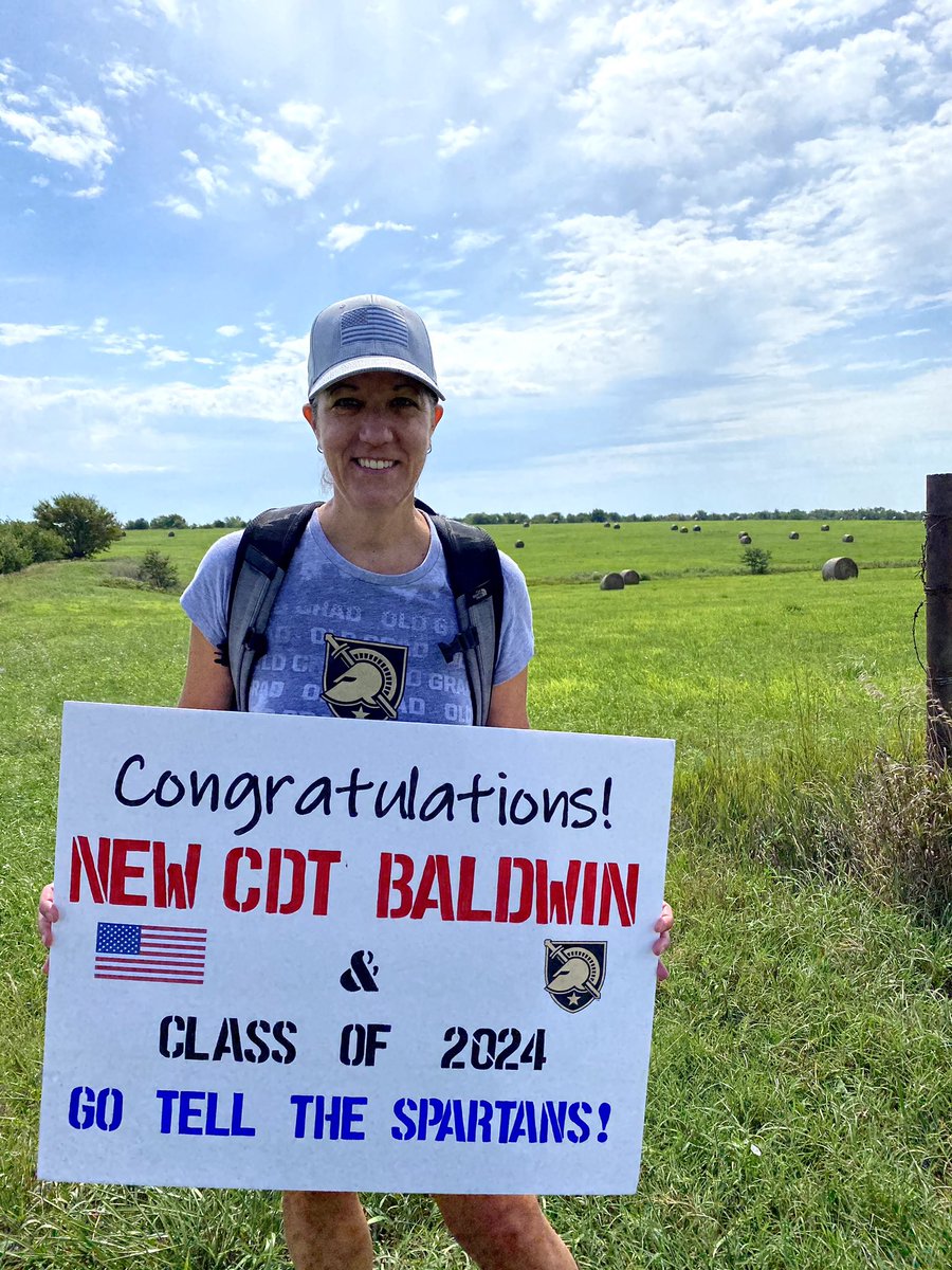 beeperlady's tweet image. A gorgeous day here in Kansas for my 9 mile virtual #GradMarchBack2020 in honor of #USMA2024  and A2. So very proud of you, son! Love ~ Mom (Brave and the Few, ‘92) Now your turn to get after it tomorrow! #MarchBack
