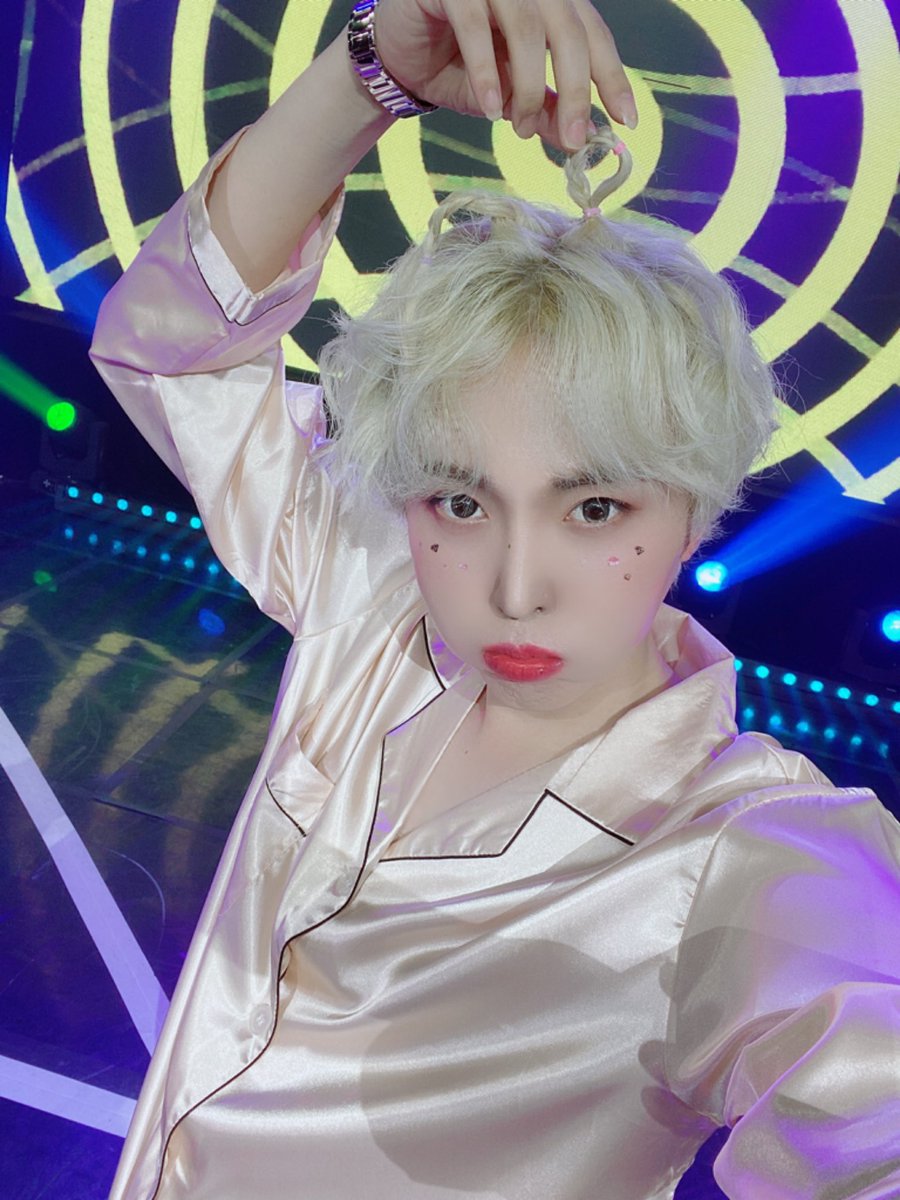 TARGET7_K's tweet image. #제스
파자마 파티❤️
너무 재밌었어요😘😘
로이야 그냥 무심코 찍었는데 니가 있었다잉😅
Instagram 👉 target__zethh
#타겟 #TARGET #로이 #파자마 #파티