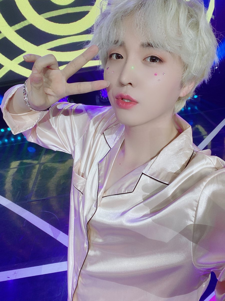 TARGET7_K's tweet image. #제스
파자마 파티❤️
너무 재밌었어요😘😘
로이야 그냥 무심코 찍었는데 니가 있었다잉😅
Instagram 👉 target__zethh
#타겟 #TARGET #로이 #파자마 #파티