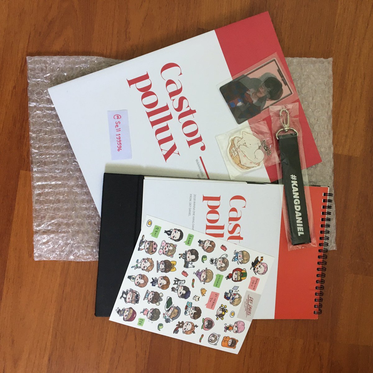 sell199596's tweet photo. 📌ฟตบ.แดเนียล ของครบ 
📌เซตละ 500฿ 
📦ส่งฟรี
สั่งซื้อ/สอบถาม DM ได้เลยค่ะ 
#ตลาดนัดWANNAONE #ตลาดนัดDANITY https://t.co/AzNOjDTPNx
