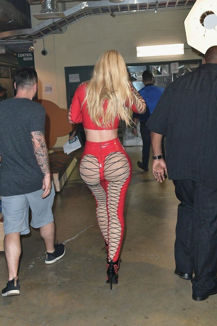 HottiesCelebs's tweet photo. Iggy Azalea 🔥 https://t.co/s82EPFCeaJ
