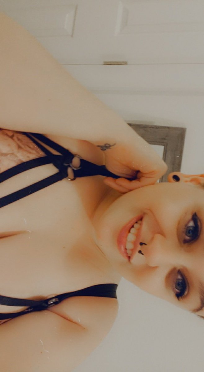 lillylaroux92's tweet photo. 🔥🔥 NEW POST 🔥🔥
Since it's Rally Time you're gonna get some SPICY pictures babe! Cum check it out 🏍
https://t.co/oCGO0NWGeO

#onlyfans #onlyfanslink #onlyfanspromotion #nsfw #onlyfansgirl #OnlyFansThread #onlyfansnewbie #onlyfanspage #onlyfansbabe #onlyfans #onlyfansaccount https://t.co/XtcoiuNOB3