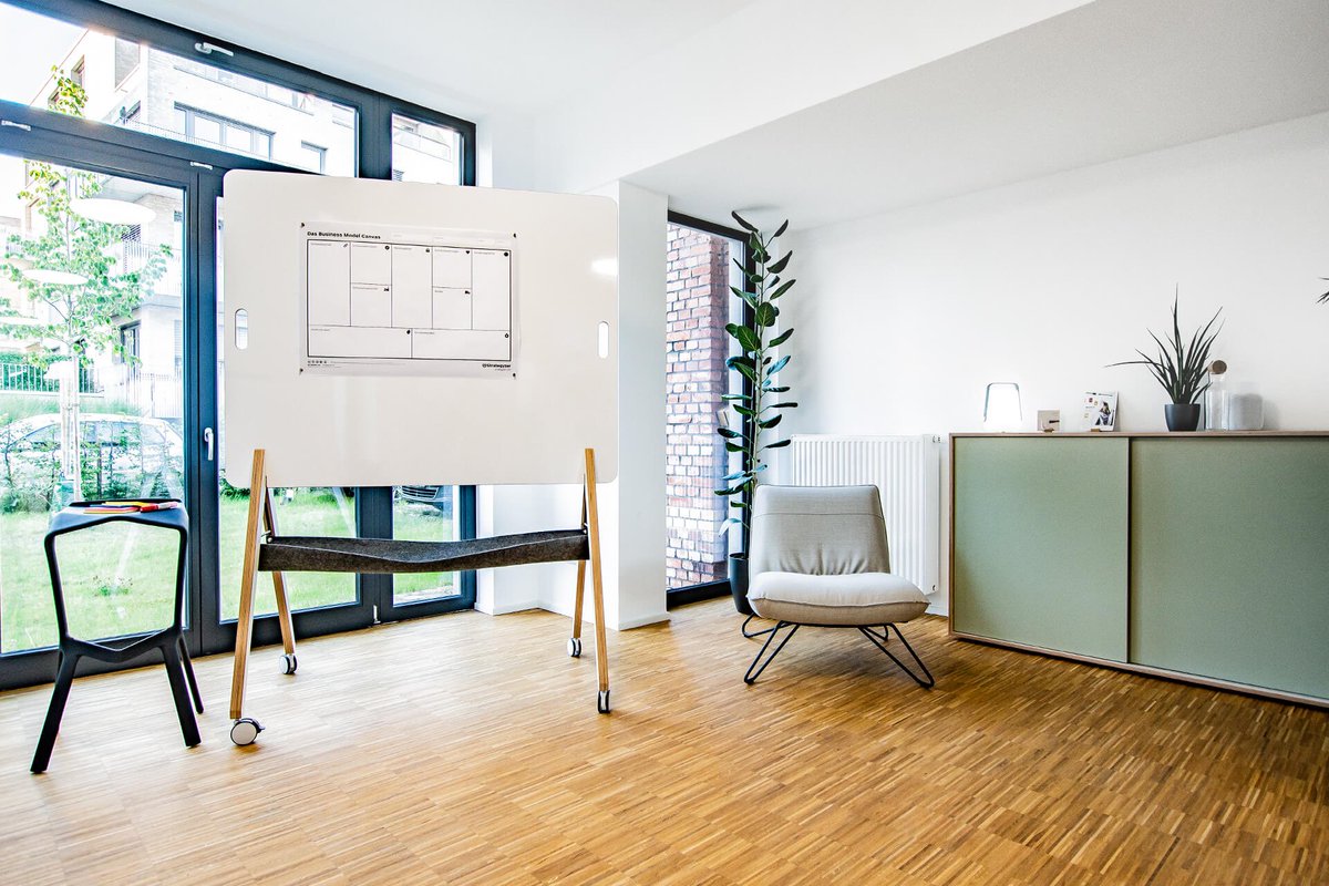 Letztens gabs ein Schwung neue Bilder! 

Alles zu unseren nachhaltigen Büromöbeln und unserem Teamspace findet Ihr unter movable.space

#officedesign #newwork #futureofwork #newoffice #workspace #workplace #interiorspaces #interiordesign #sustainability #coworking