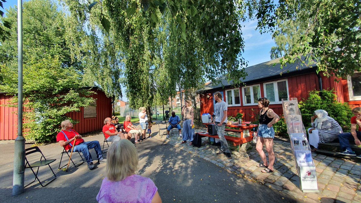DCarlenfors's tweet photo. Utomhusmöte i fint väder is the shit!
Var en ynnest att få föra samtal om #förhandling, #aktivism och #synergieffekter #Kortedala
@hyresgasterna @aaagbg @kunnabokvar #bopol https://t.co/W2u8bx8pw3