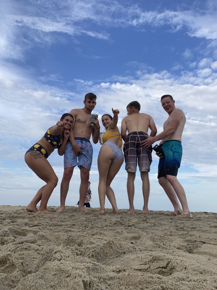 maranda_butt27's tweet photo. This basically sums up our vacation 🤣 @Robby_Paul12 @Cummins_16 @Connor_Kennedy1 @JordanJordy33 https://t.co/X0P7fArIPJ