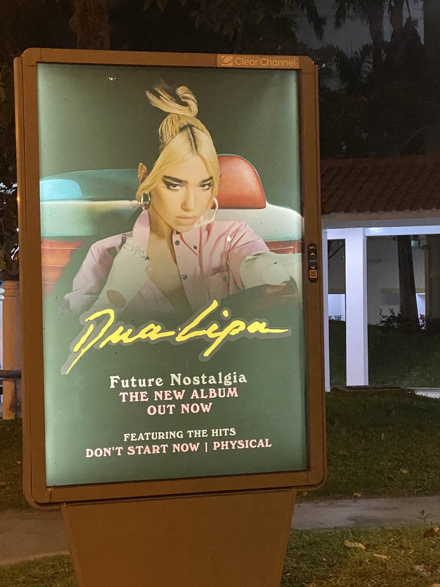 vanillababy1001's tweet photo. Walking home and I saw this..... I love future nostalgia so much it’s a rlly good album https://t.co/7vBilHcShl