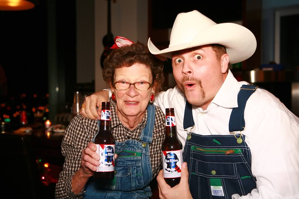 johnrich's tweet photo. This was my good time gal! Granny Rich will be memorialized today in Tennessee. I know many of you considered her family, and I thank you for all the appreciation you've shown for her:) She loved to work, loved her family and loved America! God bless the #QueenOfTheWorkingClass https://t.co/PzHXvpSnmQ