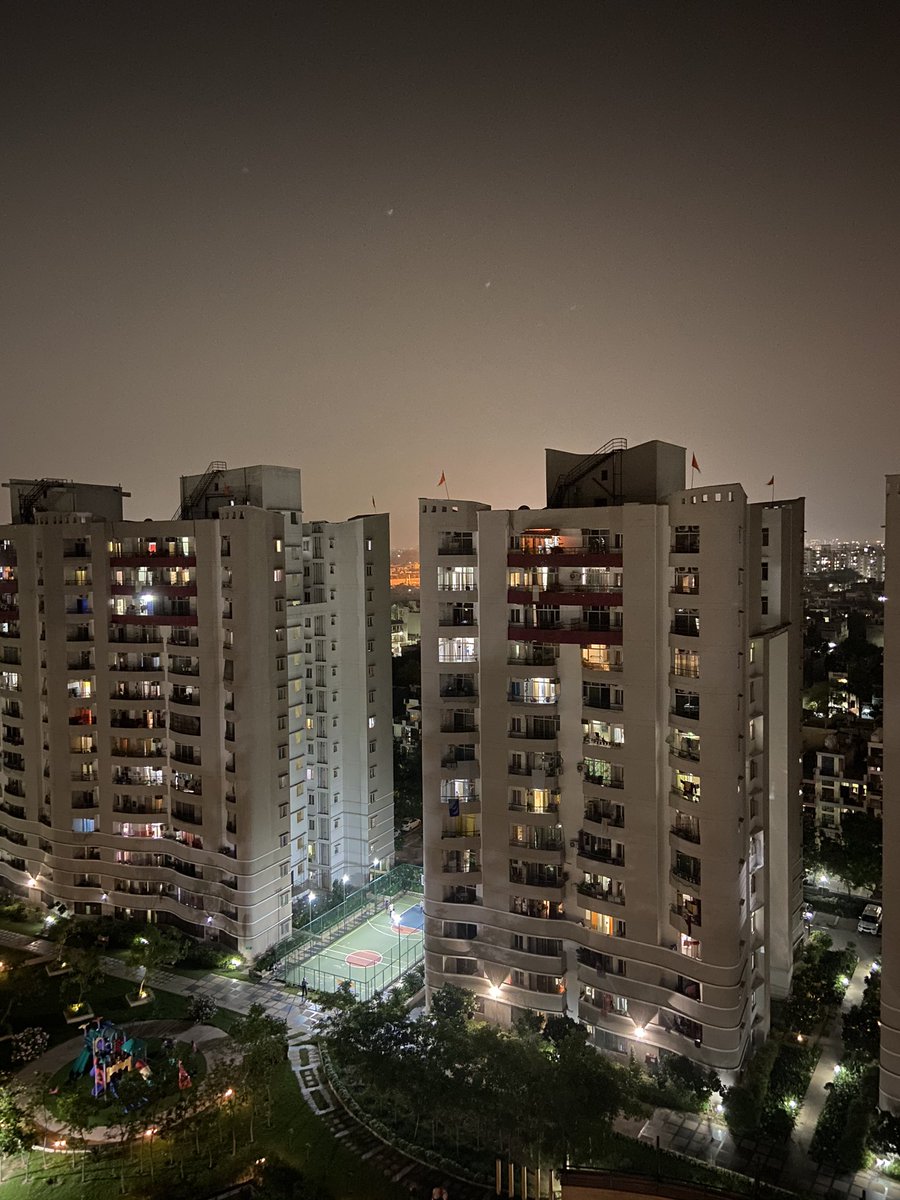 stingoflife's tweet photo. iPhone 11 night mode photography is just awesome. Amazing clarity and detail. It managed to capture even the stars which were not clear in the naked eye @Apple @iPhone_News #iPhone11 #ShotoniPhone #iphonenightmode #nightphotography #iPhonephotography https://t.co/yA4KPUD6Ed