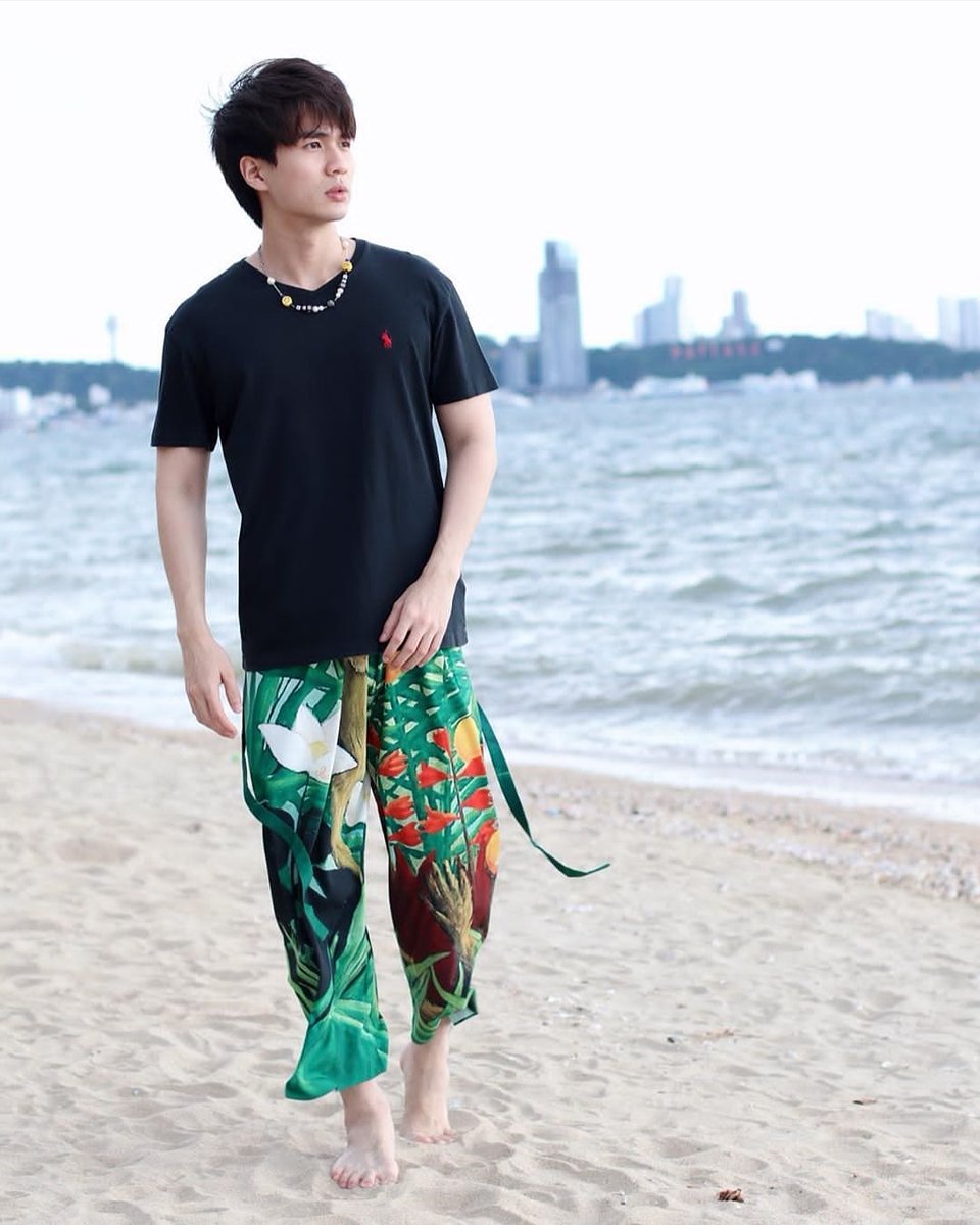 DWoranartPH's tweet photo. Enjoy the Beach @WDdome
.
📷 Cr to Dome
.
🌙 #2moons2 #2moons2ph #2moons2pharmy #โดมเจ้าลักยิ้ม #Domenation #DomeWoranartPh #ddome_w #DomeWoranart #Beam 🍑🌙 https://t.co/NG537JuR1n