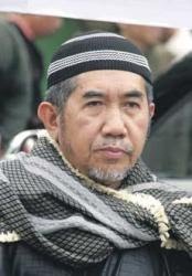 KH Husin NaparinJumat, 17 Februari 2017 00:34 https://banjarmasin.tribunnews.com/2017/02/17/perampok-cerdas