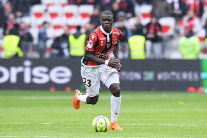 Malang Sarr
Sol ayaklı Fransız sol stoper oyuncusu, stoper dışında hızından dolayı sol bekte de oynayabiliyor. Boyu çok uzun bir stoper değil Malang ama bu eksikliğini atletik fiziği ve üst vücudunu iyi kullanarak gideren bir yapıya sahip. 

Malang Sarr'ı biraz tanıyalım ;