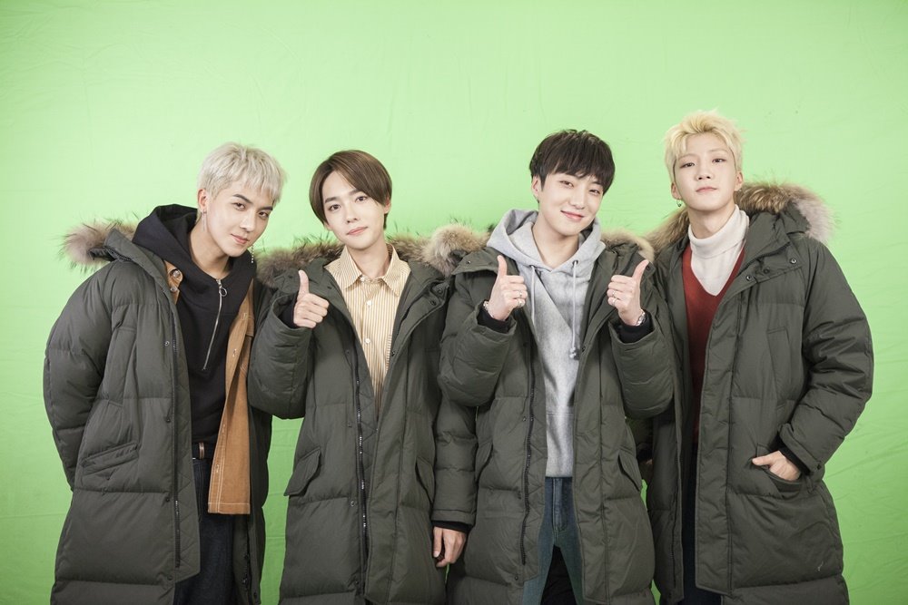 do_ffu's tweet photo. 4너 보고싶으니까 추억팔이라도 해야지눈물을 머금고 만드는 그리운 4너 모음 https://t.co/Pr8bXnJZwB