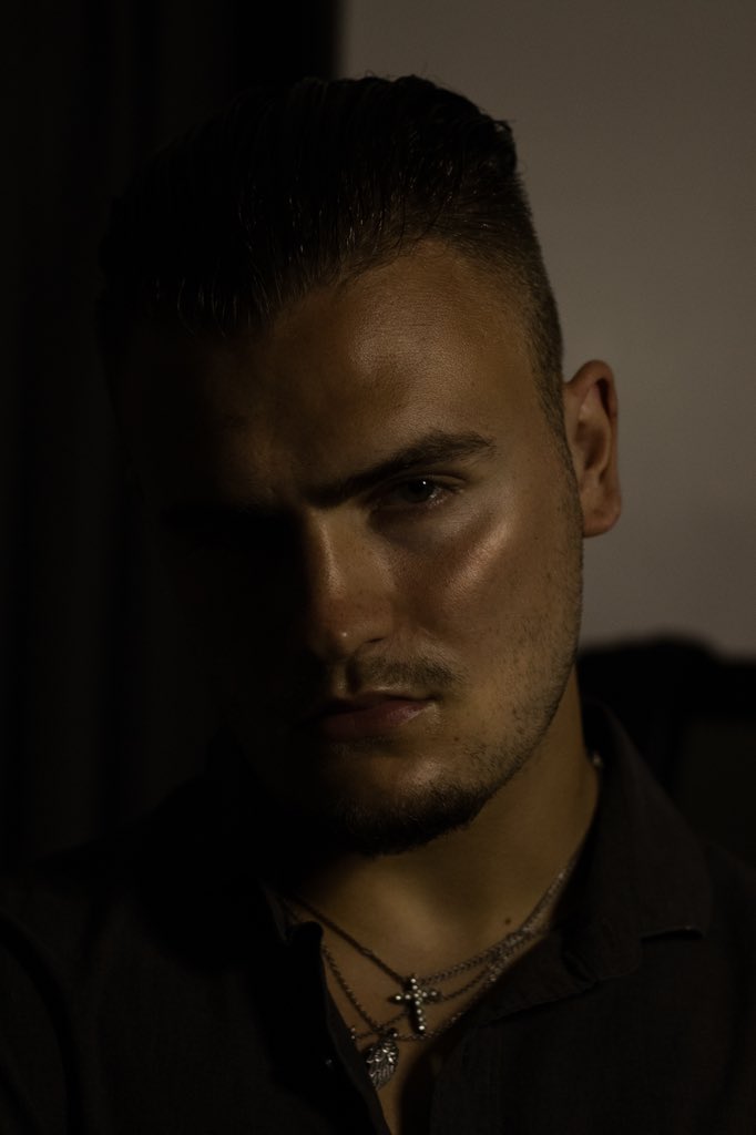 kitsvisuals's tweet photo. Elliot #portrait #photography #canon #photographer https://t.co/AMsqo0dcUR