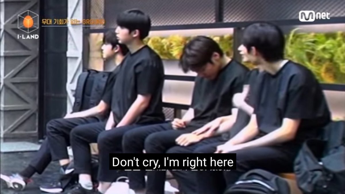 mysteroseluna's tweet photo. "Hanbin comforting Jaebeom"
He's so precious. he was the first member I saw comforting another member and that's makes me happy. hanbin seems to be my representative at times when I want to comfort other trainees who are losing hope. ♡
#ILAND
#Together_Hanbin_ILAND https://t.co/gYIrmctKvu