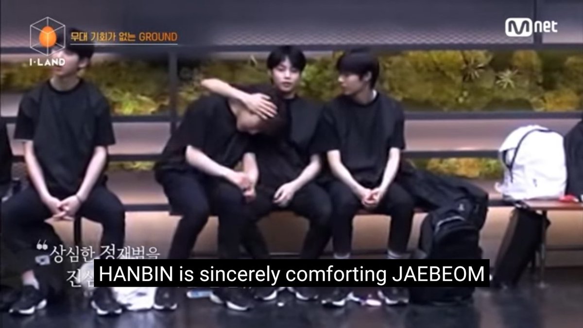 mysteroseluna's tweet photo. "Hanbin comforting Jaebeom"
He's so precious. he was the first member I saw comforting another member and that's makes me happy. hanbin seems to be my representative at times when I want to comfort other trainees who are losing hope. ♡
#ILAND
#Together_Hanbin_ILAND https://t.co/gYIrmctKvu