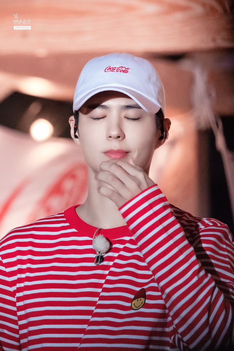 _momentB's tweet photo. 데뷔 9주년 축하해요˚ෆ*₊
모든 순간을 빛으로 채워준 보검이를 앞으로도 응원해✨

https://t.co/pH7LSEqO1W
https://t.co/WO78FVFze9
#9YearsWithBOGUM #AllOurLoveToU #박보검 https://t.co/yb0F0RSroc