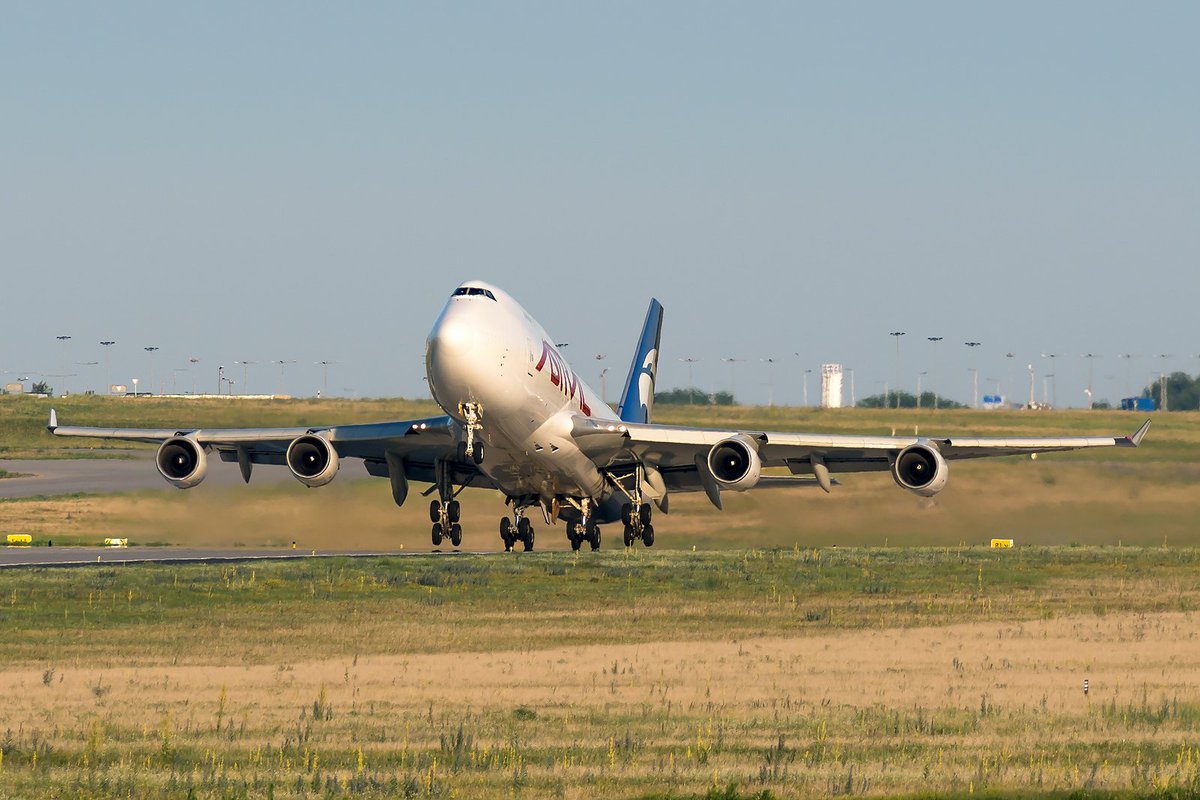 Spotterdiary2's tweet photo. Lifting off from rwy 31L @budairport.
@astralaviation #boeing #B747 #TFAMM #aviation #aviator #aviationpics #aircraftgallery #avgeek #planes #aircraft https://t.co/JQN3JkCk3b