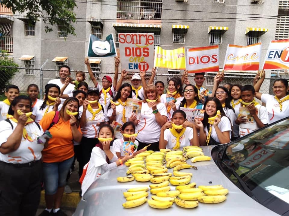 UVOriental's tweet photo. 😁😃😀😋Toda la gente sonríe en un mismo idioma. Esto y más es "Cerca de Ti Venezuela" 🇻🇪
Conoce más en las redes sociales de @ cercadetivzla 

# CercaDeTi2020 =) https://t.co/Q2DrMlIbA1