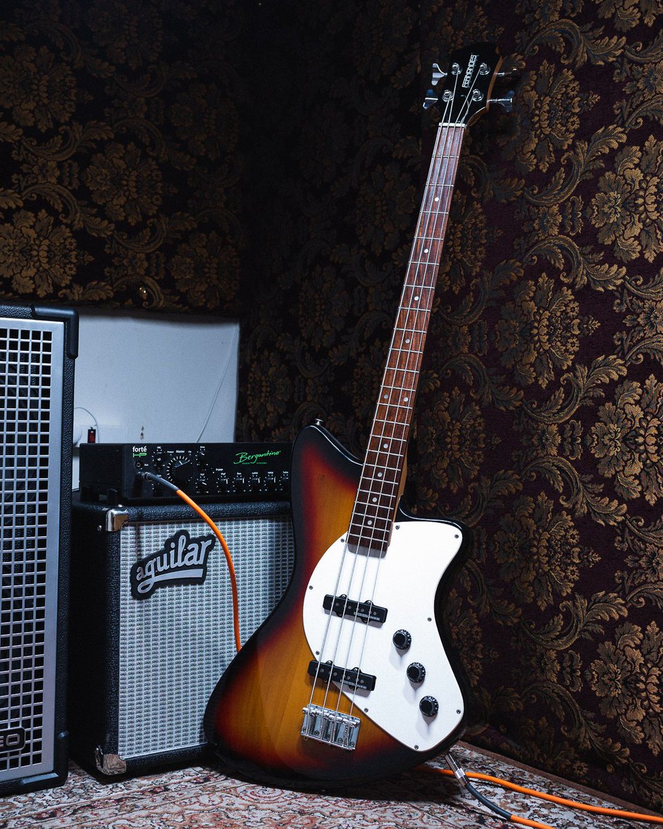 cmeBASSment's tweet photo. All that’s missing is you. What would you ring out on this rig? https://t.co/bOiPLN0u9n
#chicagomusicexchange #thebassment #aquilar #db112 #1x12 #fernandes #vertigo #bergantino #basstalk #bassplayer #tonemob #knowyourtone #gearwire #gearybusey https://t.co/yjDwTHWKbl