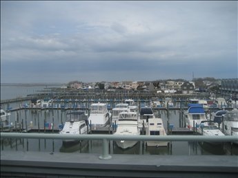 #LBI #vacationrental condo. Has multiple decks for great bay views. Enjoy the dock for fishing and swimming, and the in-ground pool on the upper deck. 
1000 North Bay Avenue, #BeachHaven
Bedrooms: 3  Bathrooms: 2     Half: 1     
mancinirealty.com/rental.php?id=…
Sleeps: 10 <a href="/mancinirealty1/">Mancini Realty</a>