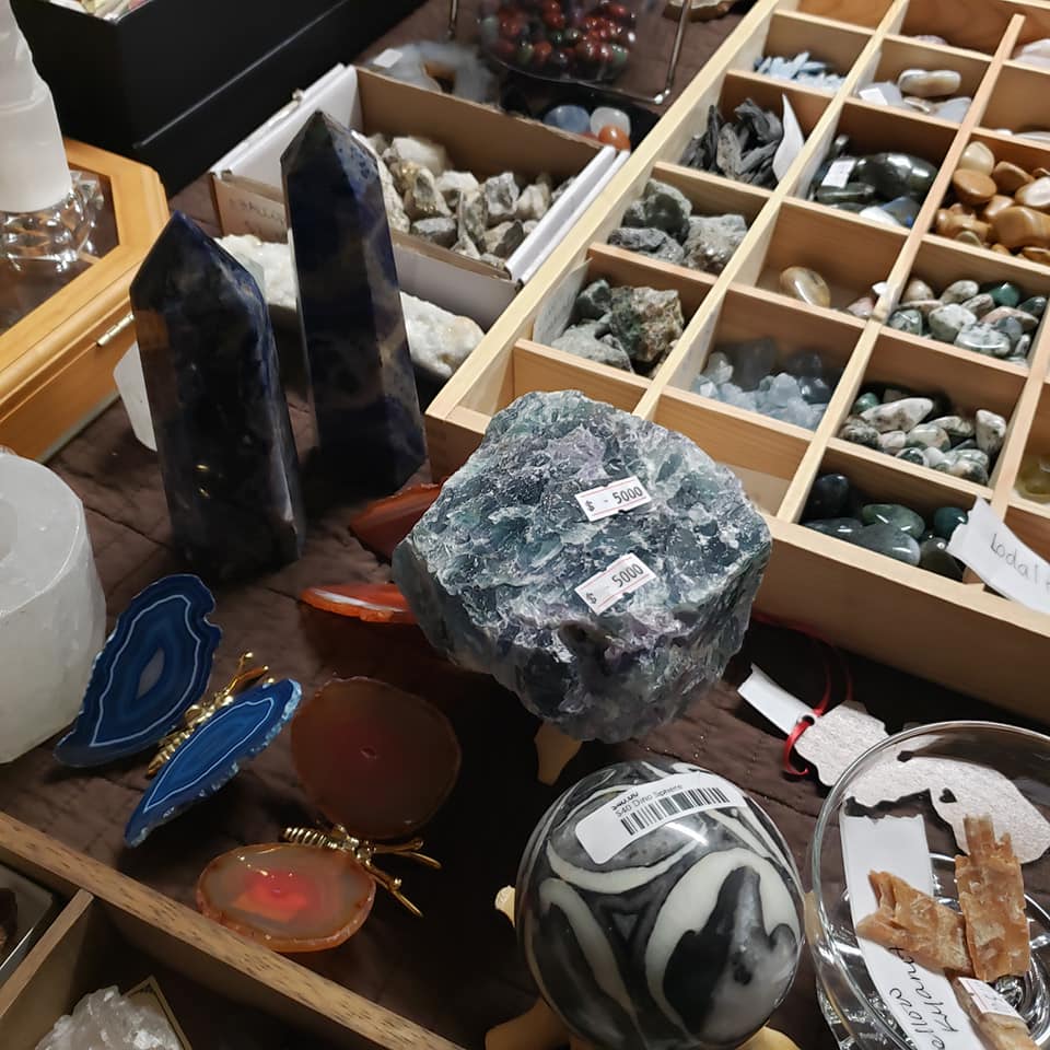 AzoniaShop's tweet image. Some more pictures around the shop, come in and see us we'll be happy to help you.

#azonia #azoniashop #crystals #minerals #Healing #metaphysical #shoplocal #rocks #beautiful