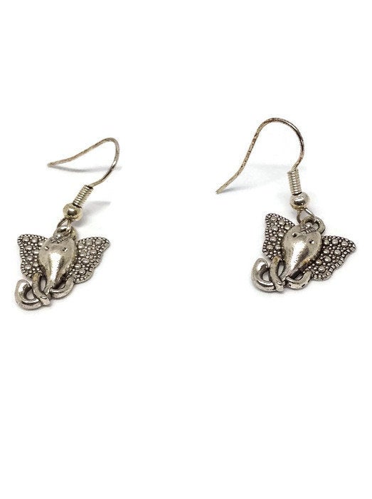 ArtisanJByViv's tweet photo. Elephant Earrings, Zoo Animal Jewellery, Novelty Earrings, Dangly Animal Earrings, Teenage Jewellery https://t.co/wM8Spfbvte #BeadsofCreation #Etsy #DropStyle https://t.co/3dwyALZSEt