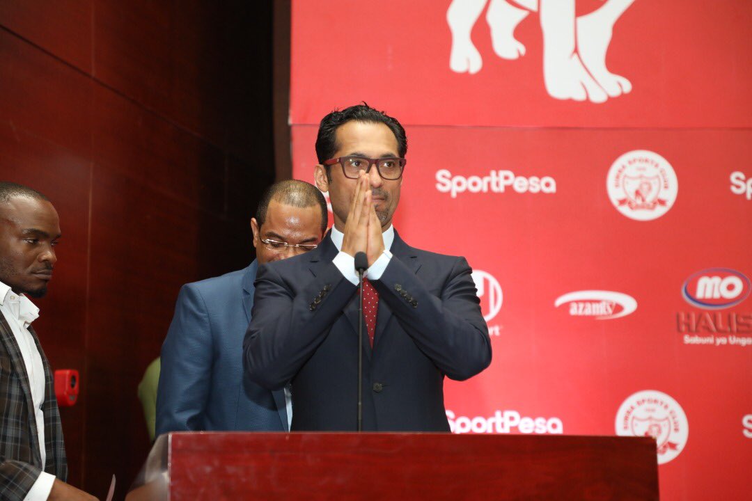 “Tumetoka mbali na bado safari inaendelea; tumepita mengi Wanasimba wenzangu. Nawaomba Wanasimba wote mtulie. SIMBA SC ni kubwa kuliko mtu mmoja. Sisi viongozi tunawatumikia usiku na mchana bila kujali maslahi ya mtu binafsi bali SIMBA. Kazi inaendelea, tuko IMARA! 🦁”- <a href="/moodewji/">Mohammed Dewji MO</a>